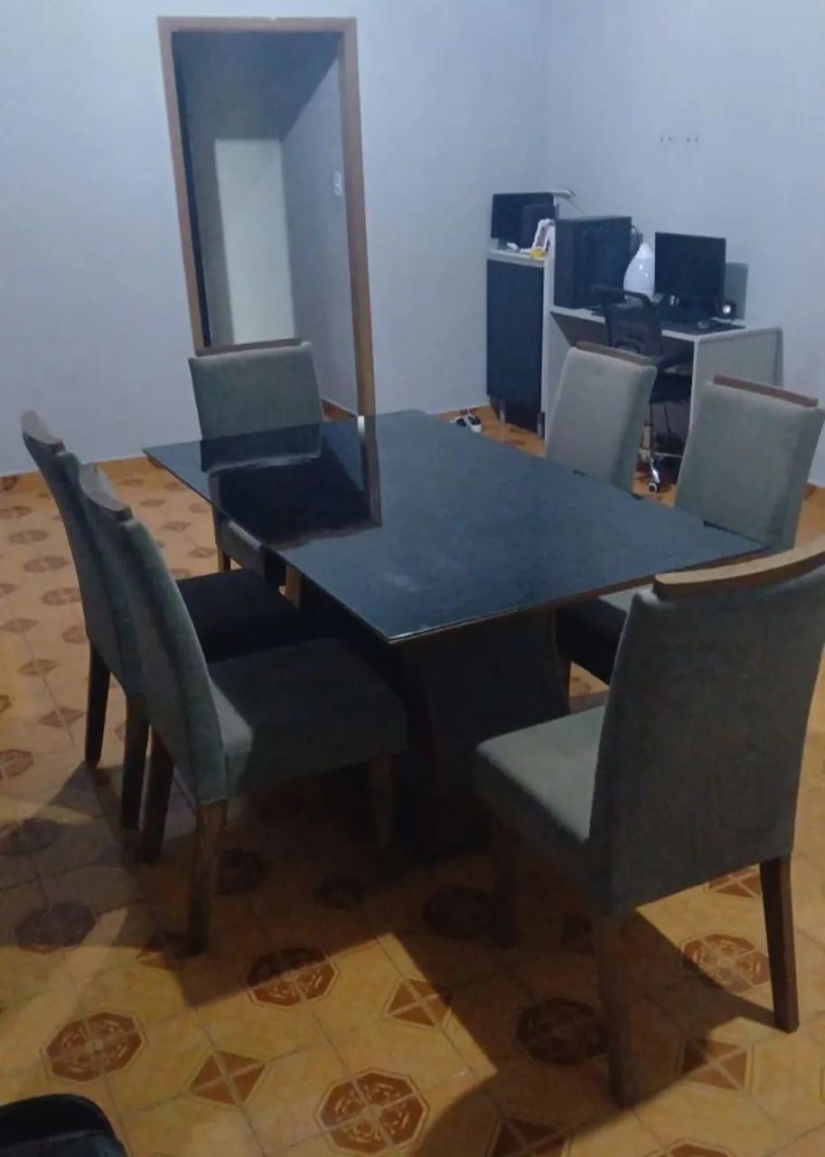 Mesa 6 cadeiras 