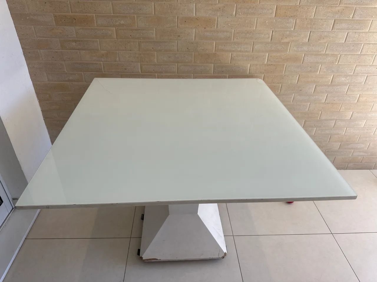 Mesa quadrada 1,05m x 1,05m 4 lugares 