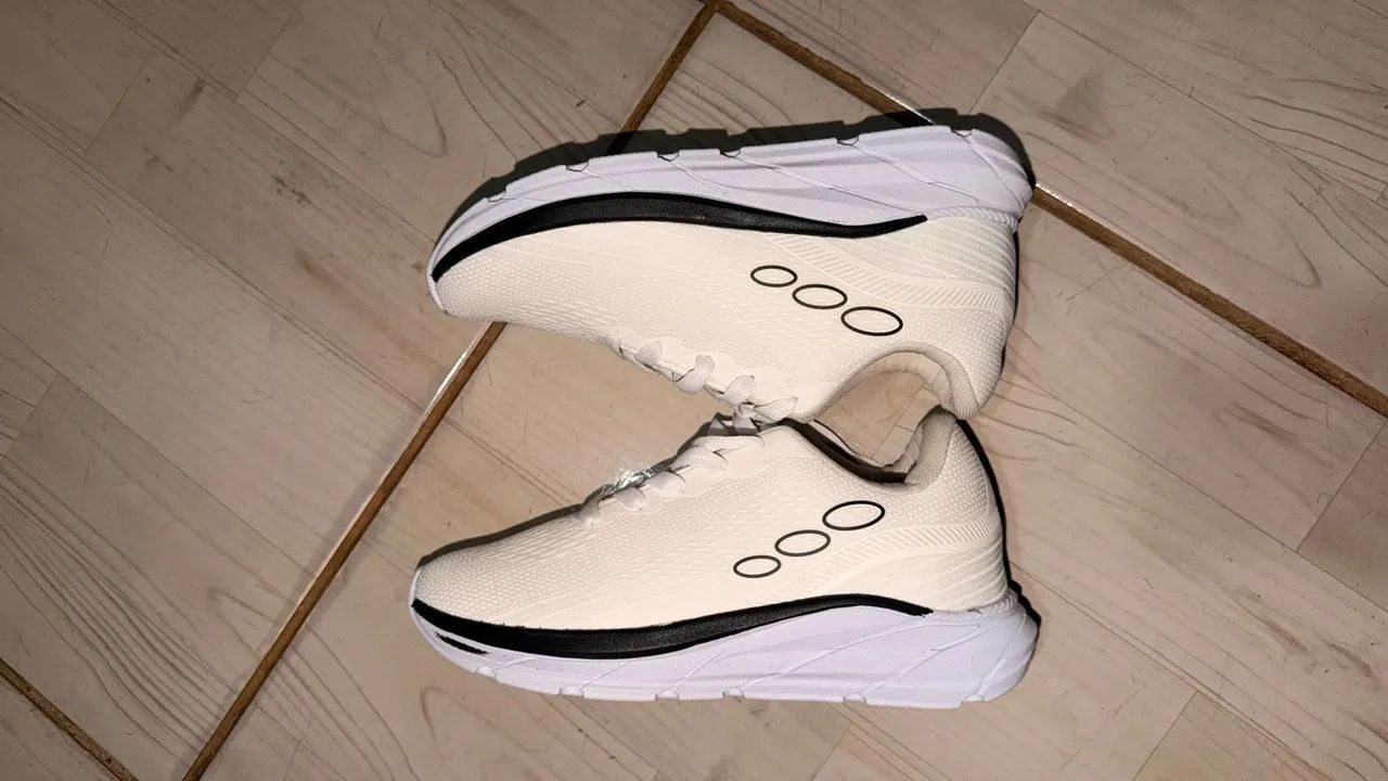 Tênis branco casual (N°43)