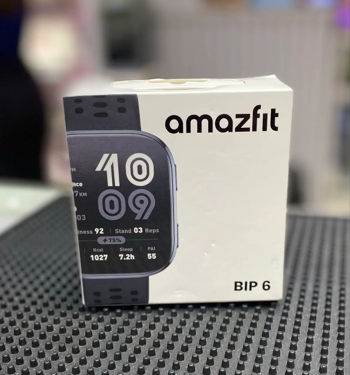 Smartwatch Amazfit Bip 6 com GPS e Tela de 1.97" Preto