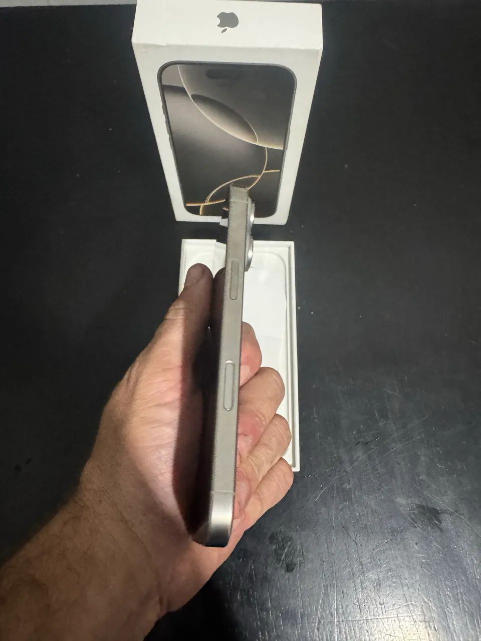 IPhone 16 pro 128 GB - Foto 3