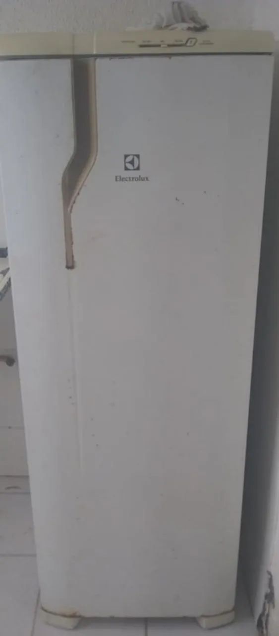 Geladeira Electrolux funcionando perfeitamente 