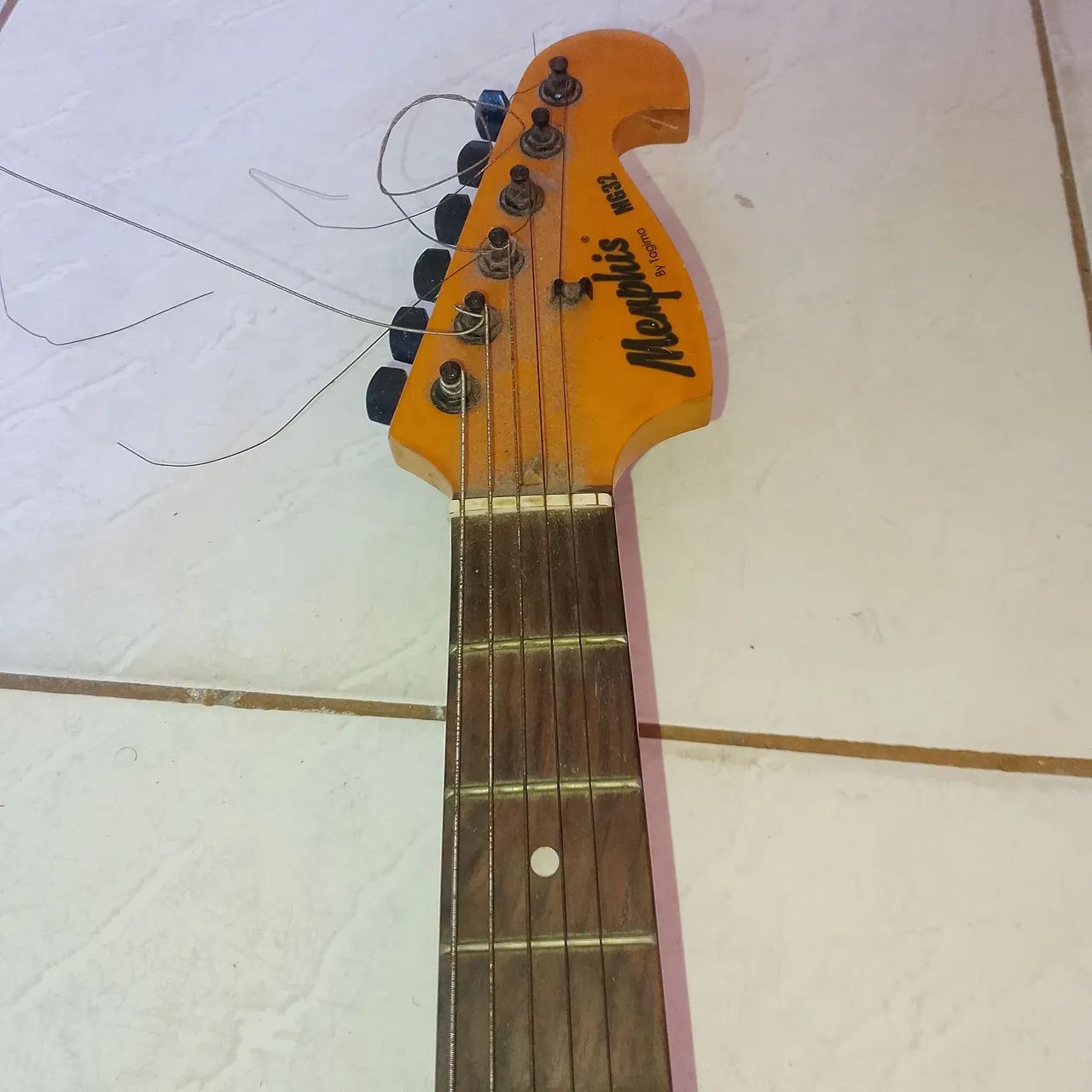 Guitarra elétrica, usada - Foto 4