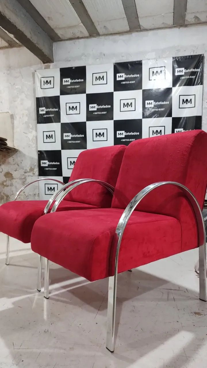 Poltrona decorativa braços alumínio 'U'