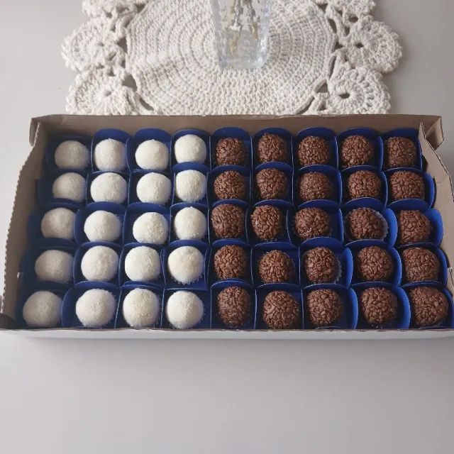 Cento de docinhos de festa