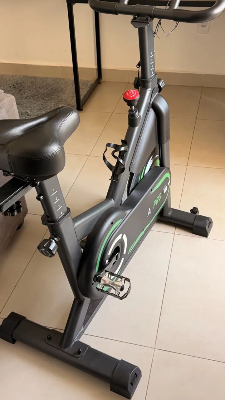 VENDO BICICLETA ERGOMÉTRICA - Foto 3