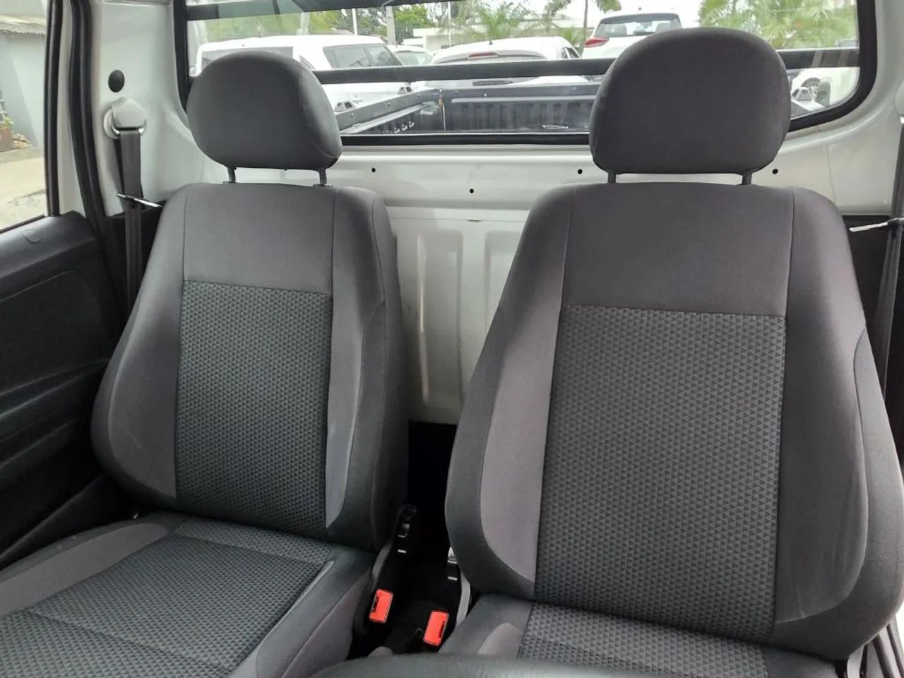 Volkswagen Saveiro Robust 1.6 Total Flex 16V 2023 - Foto 3