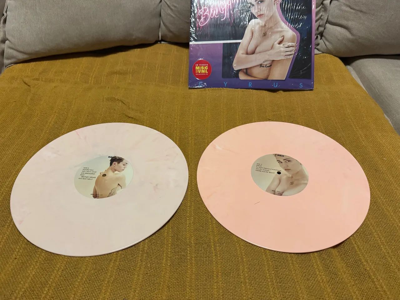 Vinil Miley Cyrus Bangerz cor rosa (Raro) - Foto 4