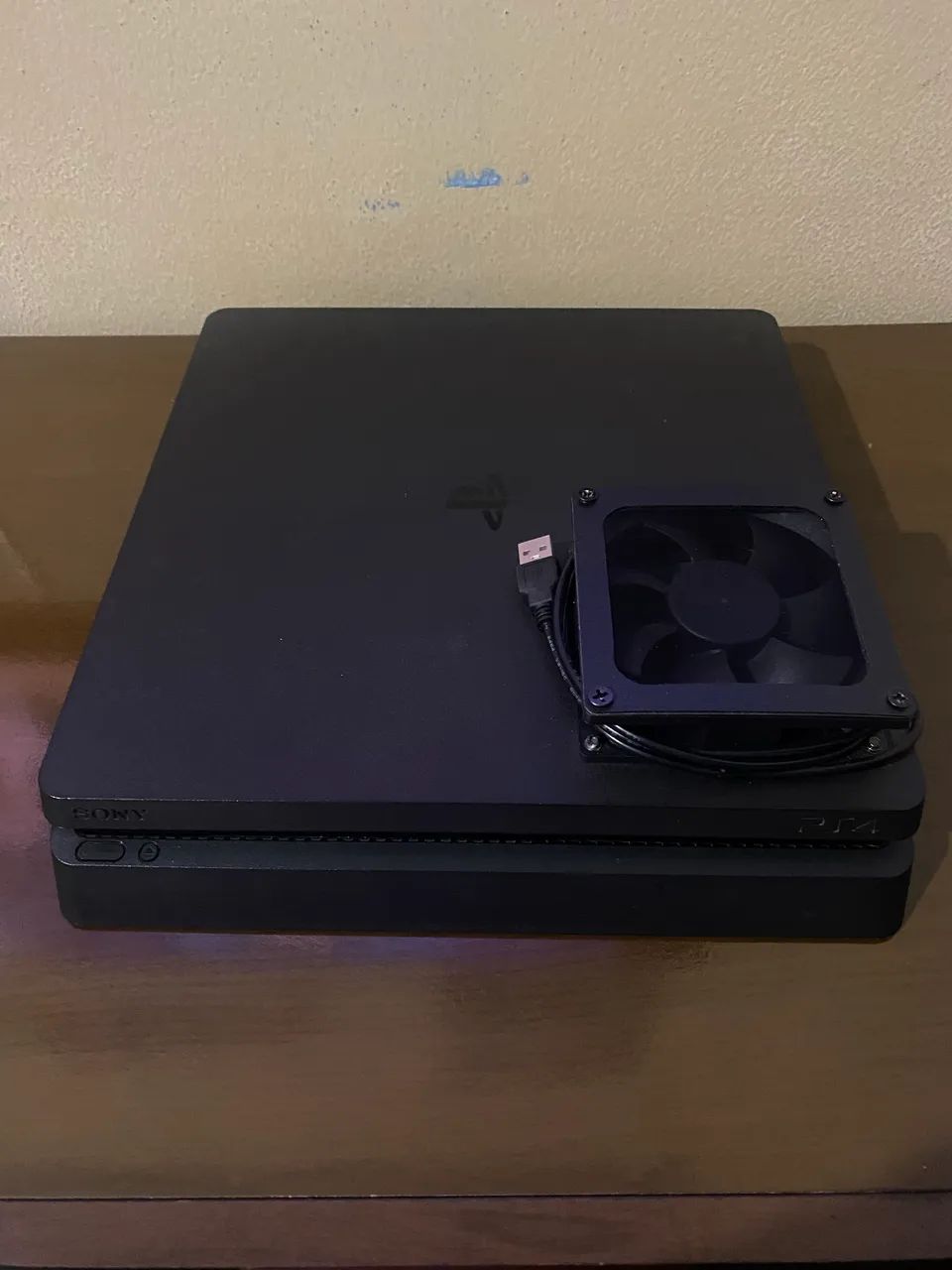Vendo PS4 Slim 1TB - Desbloqueado - Foto 2