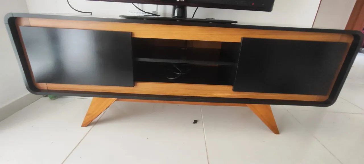 Rack Retrô de Madeira Maciça e MDF - Perfeito Estado! - Foto 2