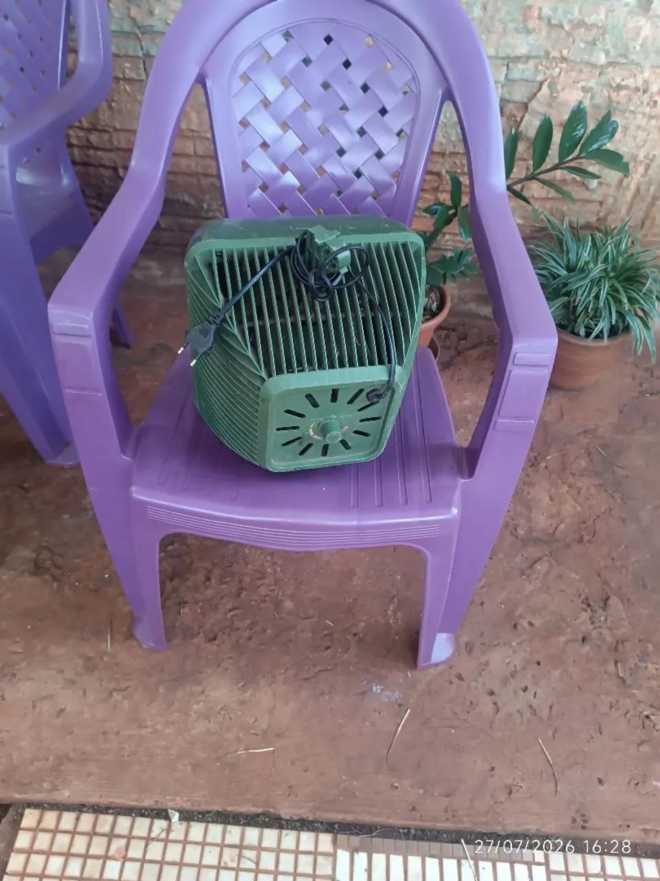 Ventilador porte médio três velocidades funcionando bem retirar no aero rancho - Foto 3