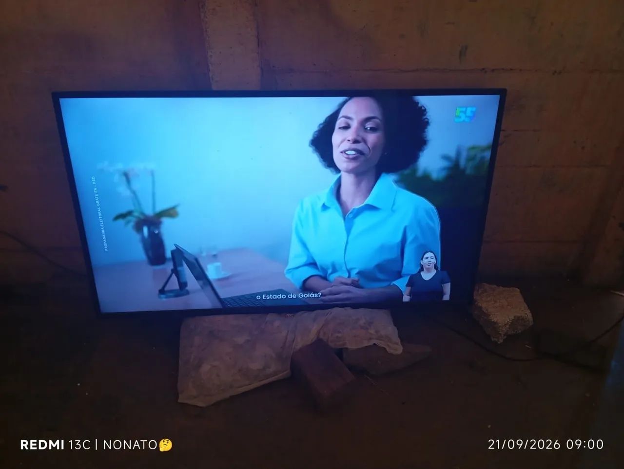 vendo essa televisão 43 polegadas, vendo por 550 - Foto 2