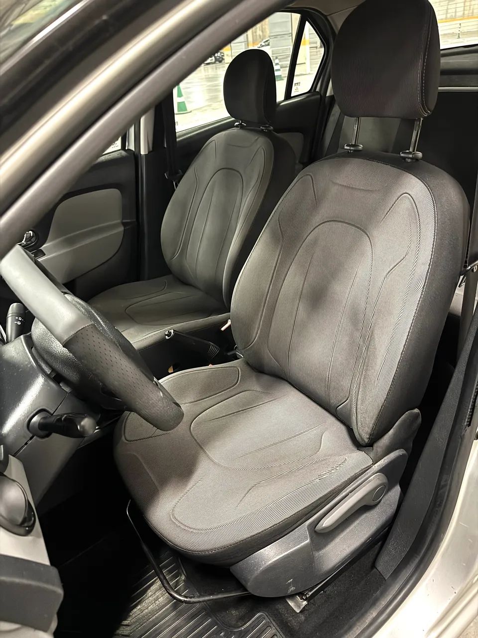 Renault Logan Dynamique Hi-flex 1.6 8V 4P 2017 - Foto 4