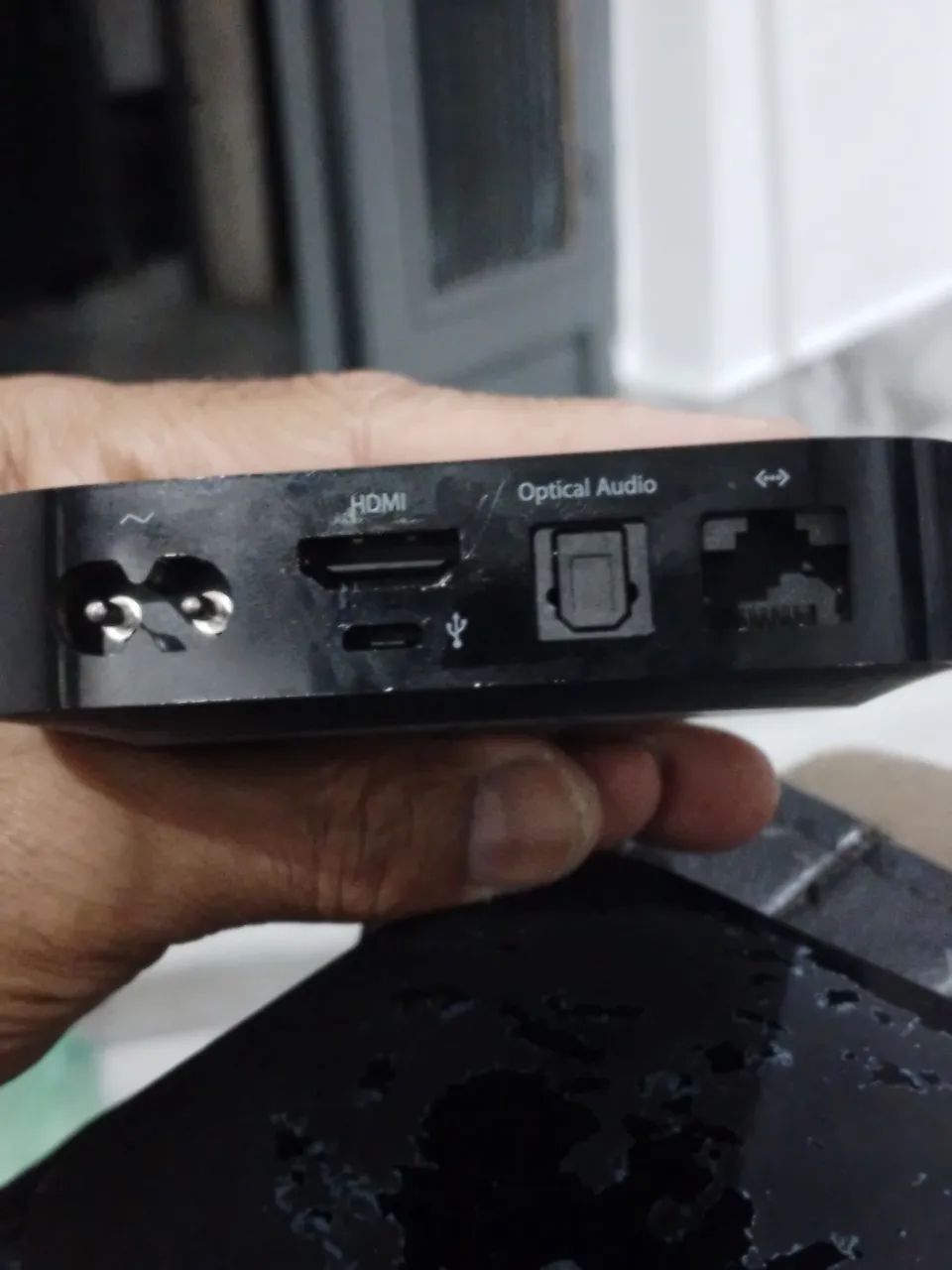 Apple tv 2ª geração tenho 2 peças e 1 controle  - Foto 2