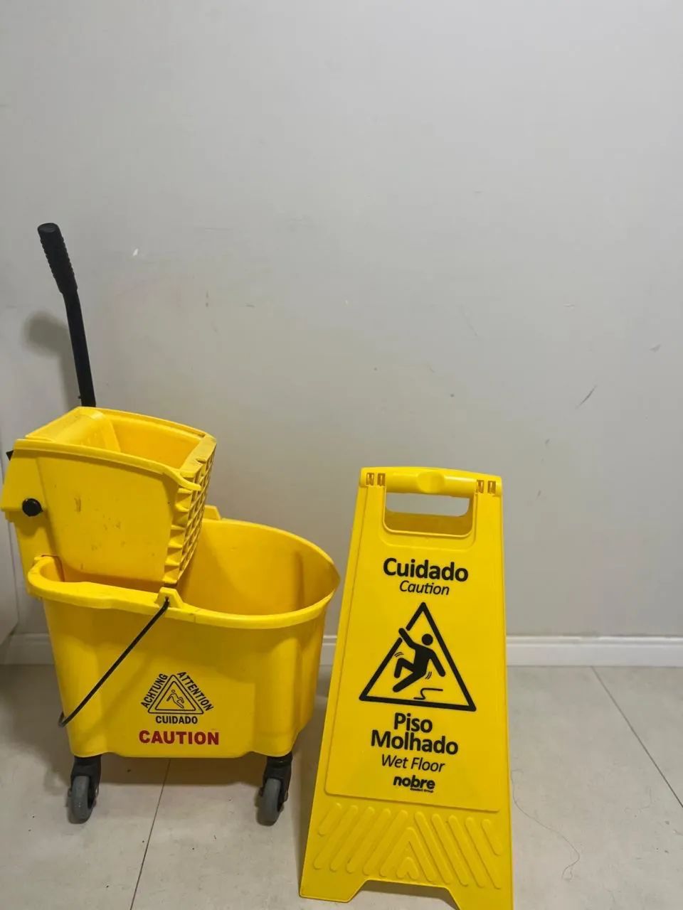Cadeiras e mesa de centro - Foto 4