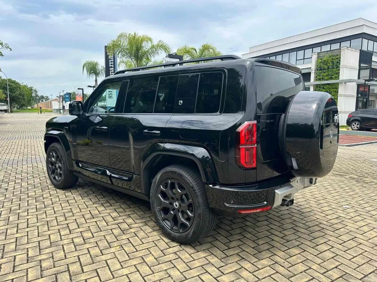 Denza B5 SUV híbrido plug-in, foto 6 de 10