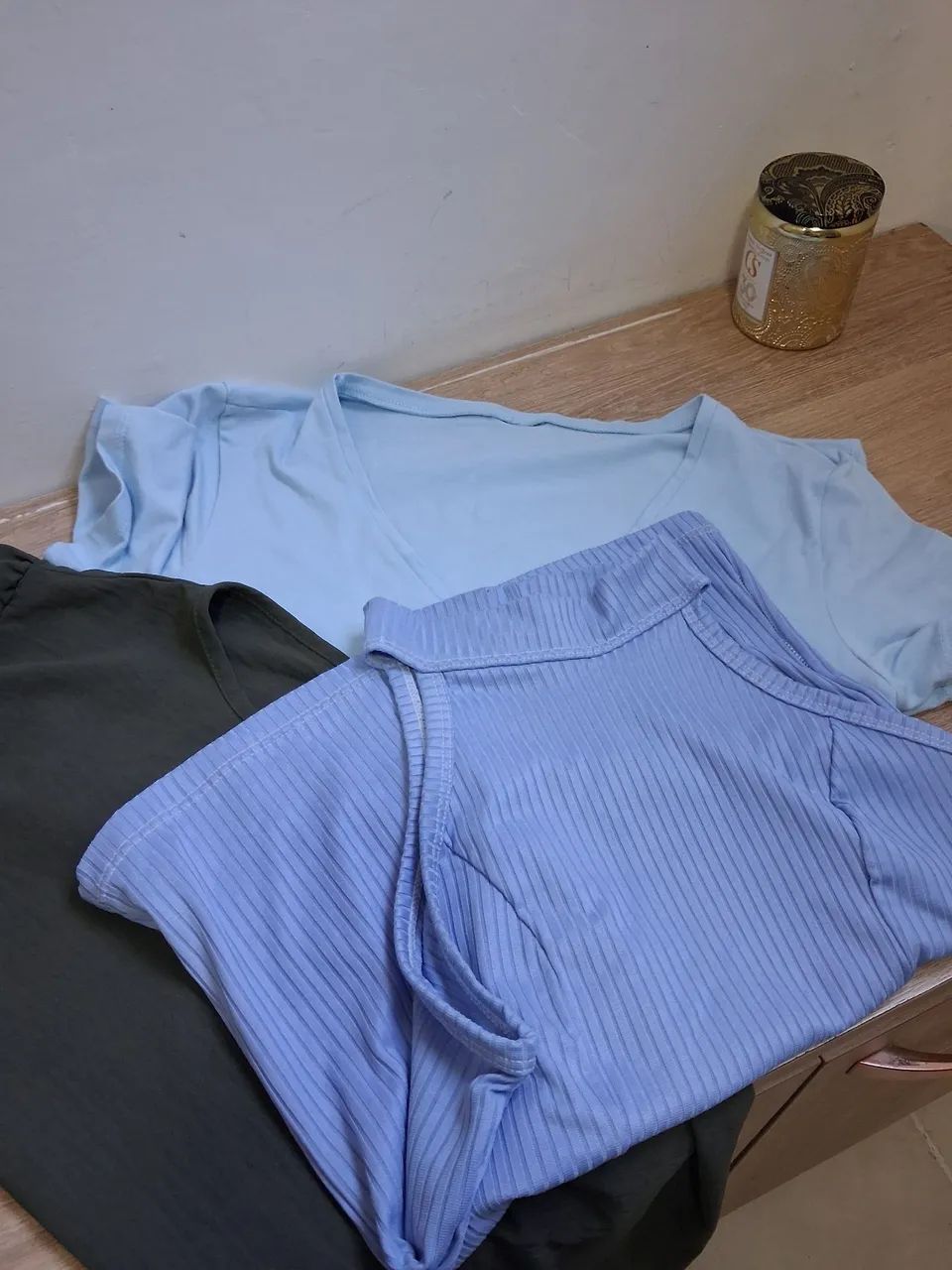 Pacote de blusas 3 peças $15 - Foto 2