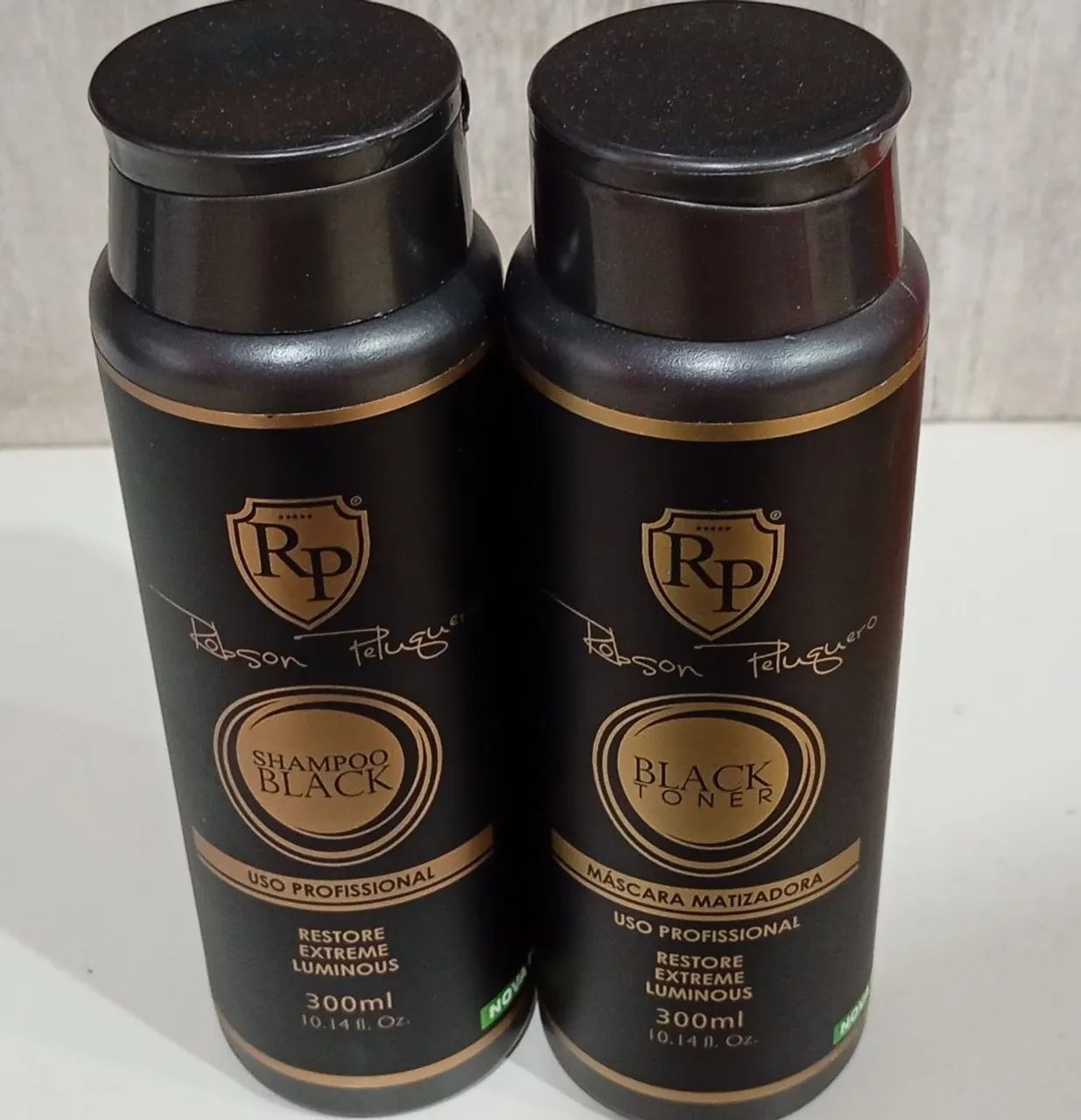 Máscara é Shampoo Black .