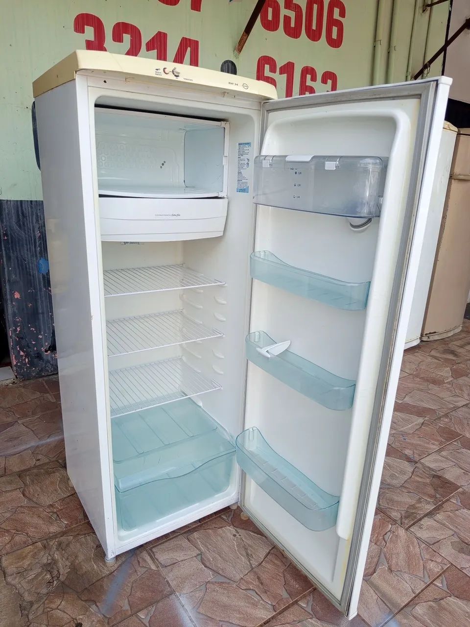 Geladeira Electrolux 320L - Foto 2
