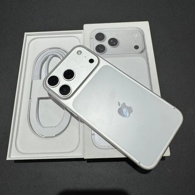 IPhone 17 Pro Max 256GB Silver Impecável! Aceito cartão! Entrego +
