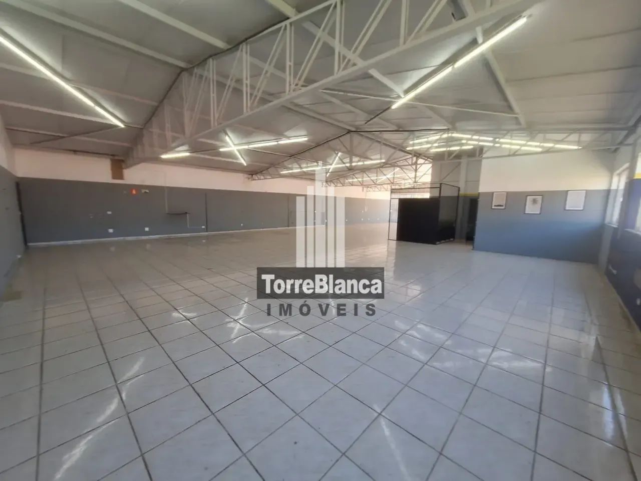 Galpão / Barracão para locação, 1100 m², 5 salas, 4 banheiros, Estacionamento com 20 vagas - Foto 7