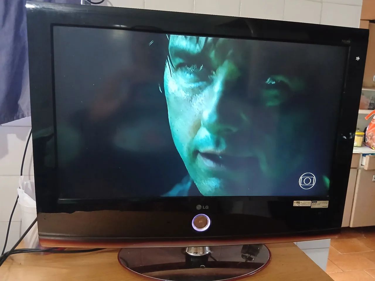 Vendo TV LG semi nova 35 polegadas - Foto 3