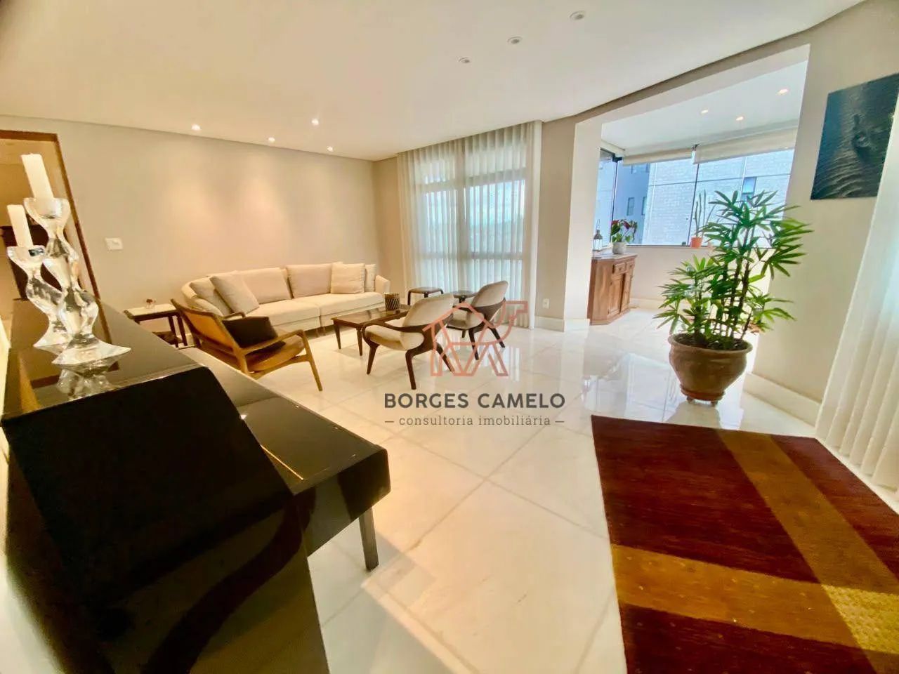 4 Quartos transformados em 3 suítes na melhor rua do Belvedere - Foto 2