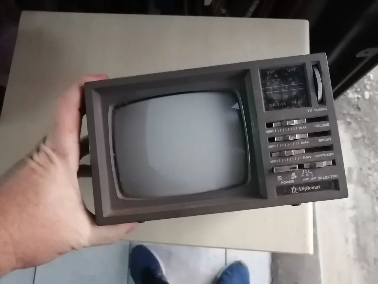 Mini TV antiga,  sem teste, venda sem garantia!