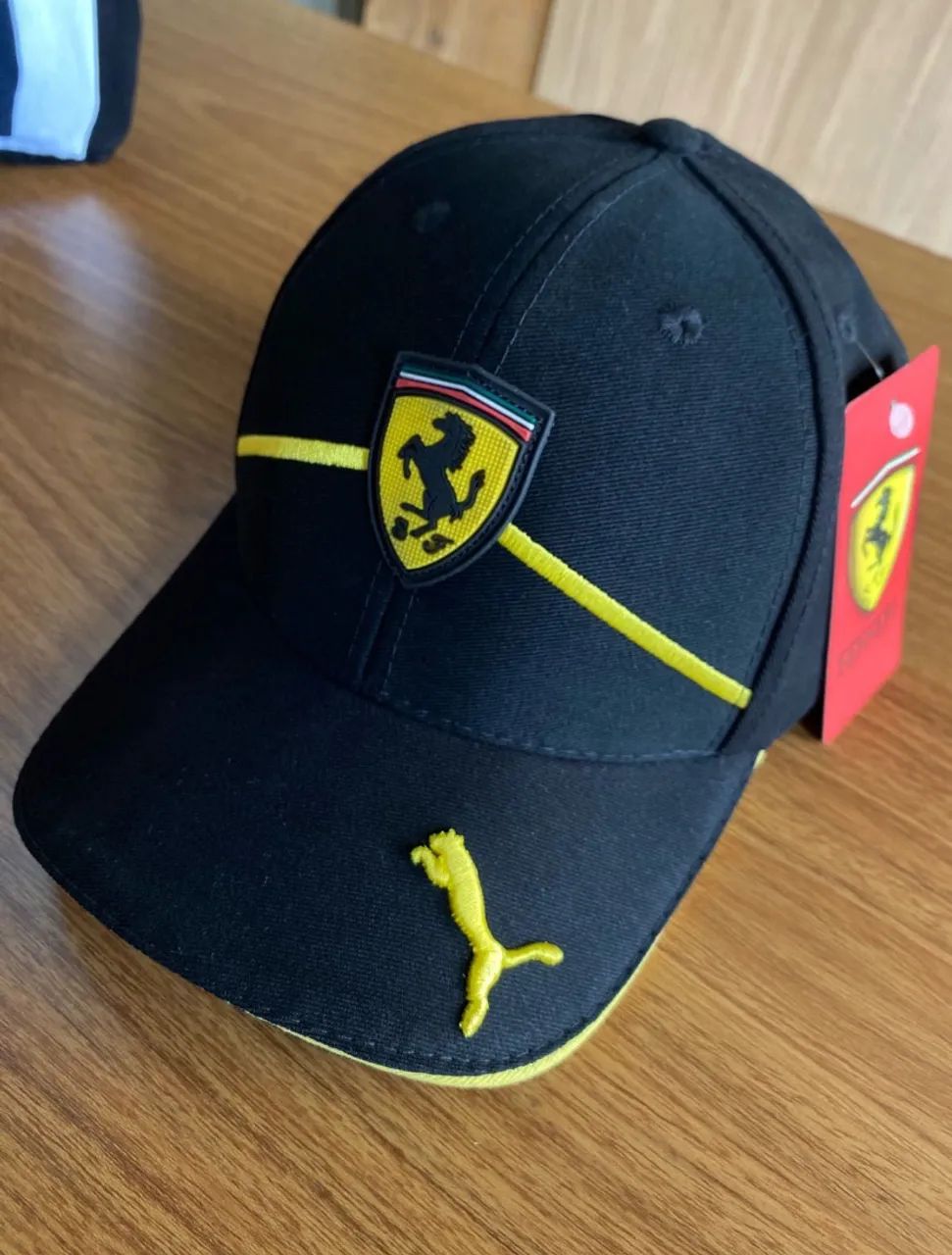 Boné Scuderia Ferrari