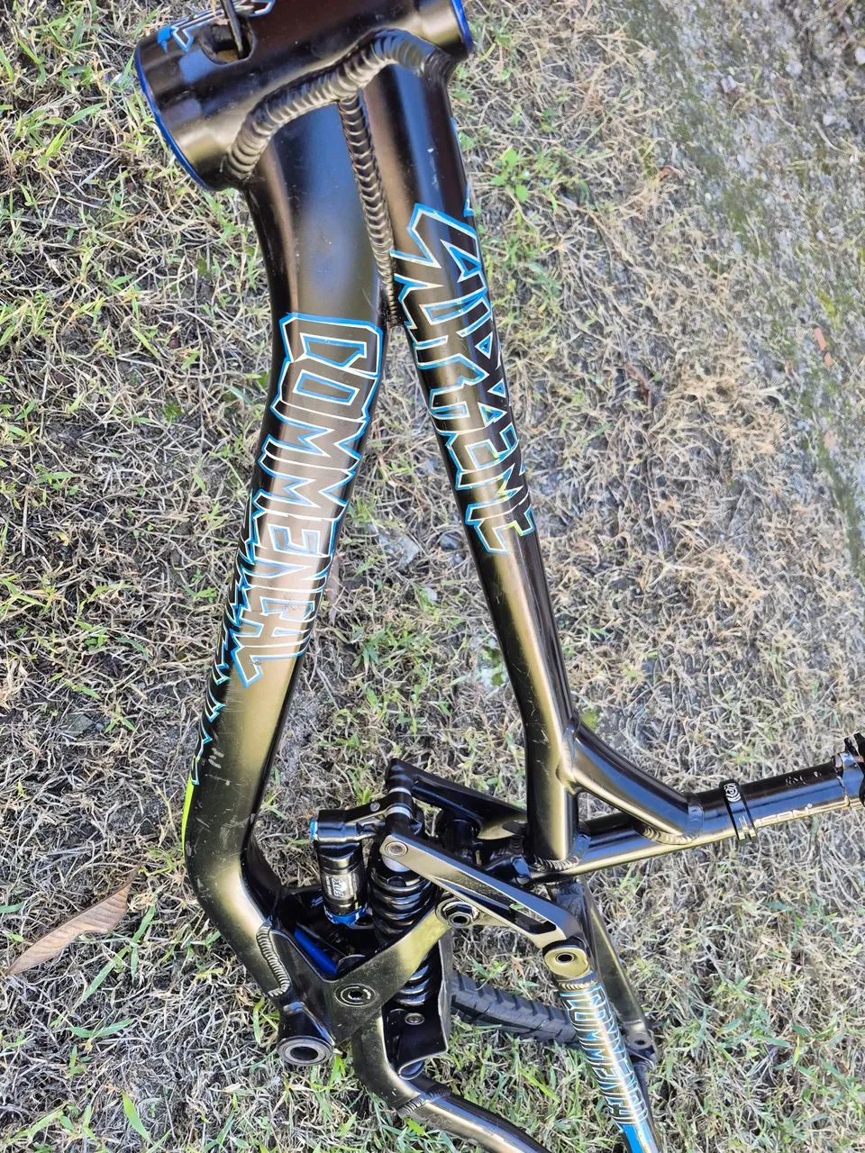 Quadro commencal supreme 27.5 downhill  sem shock - Foto 5