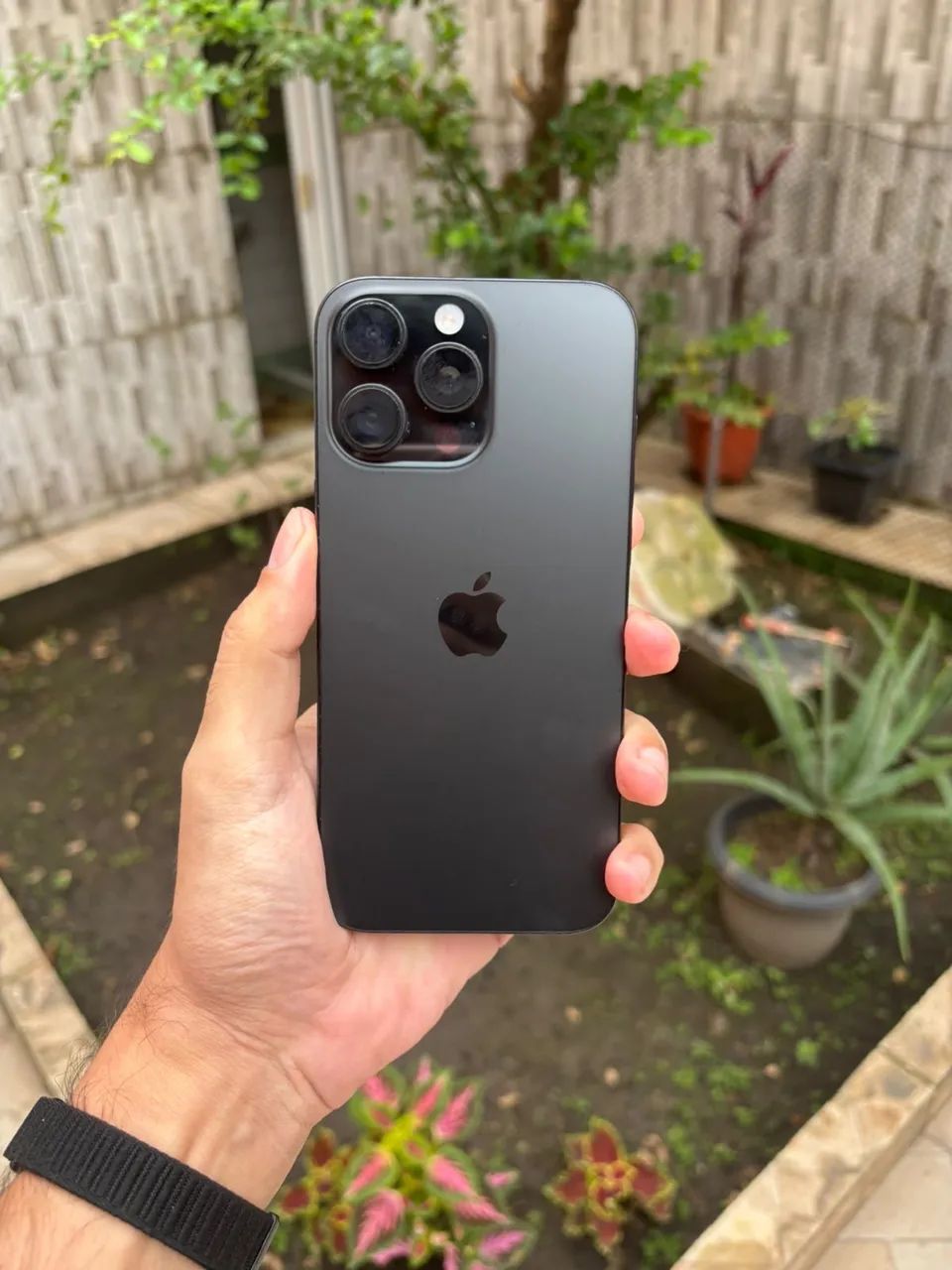 iPhone 16 Pro Max Titânio Preto Impecável  - Foto 4
