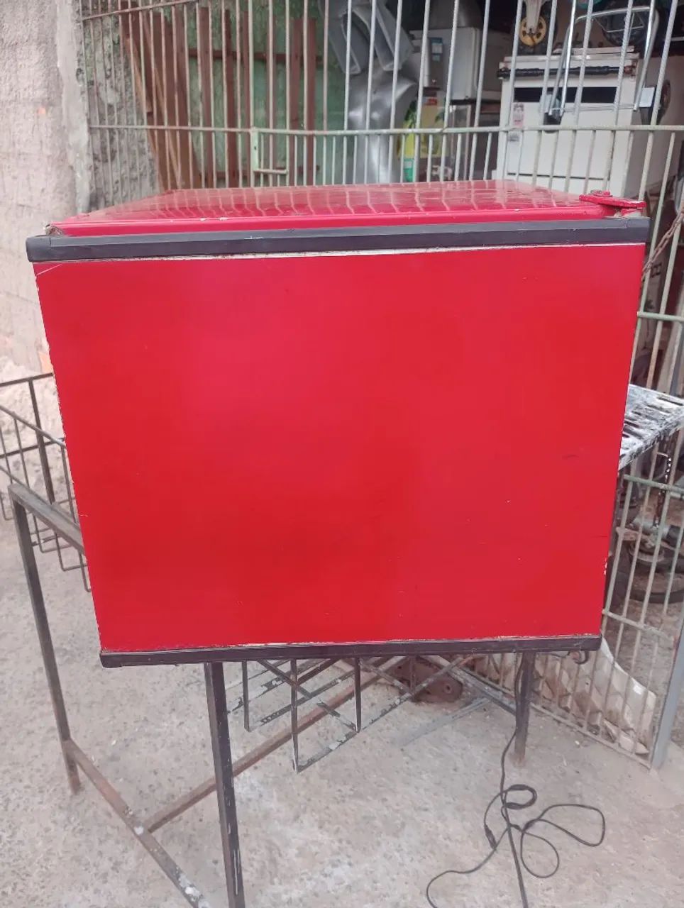 Mini geladeira relíquia 