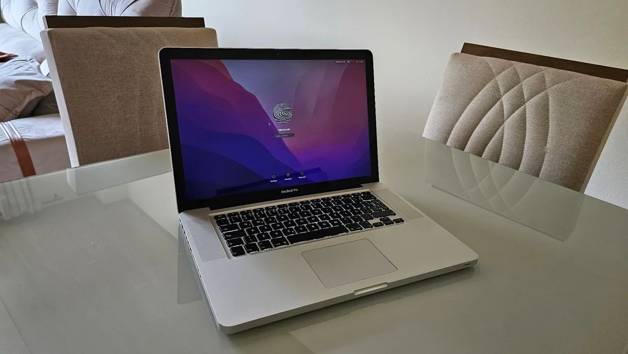 Macbook Pro 15" 2011 i7 quad 8gb SSD bateria nova