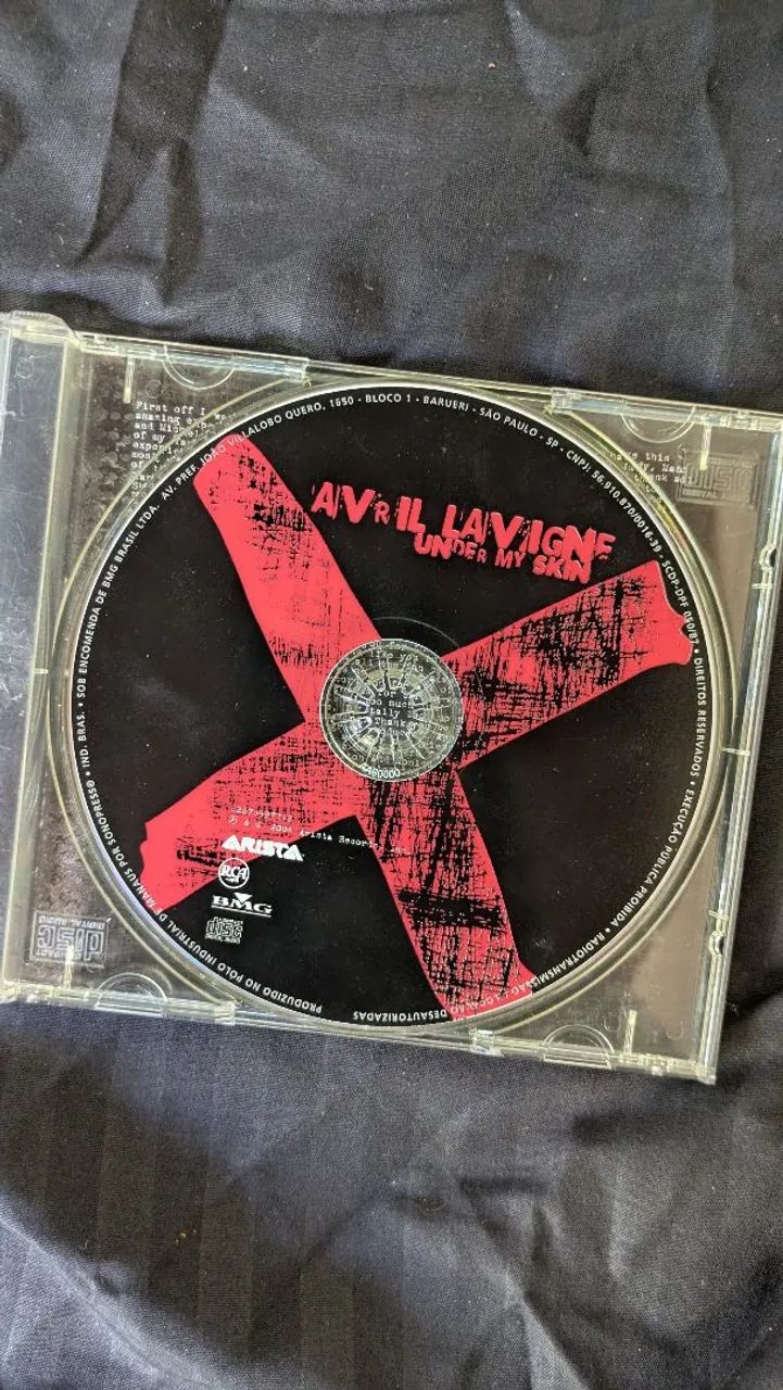 CD Avril Lavigne Under My Skin  - Foto 2