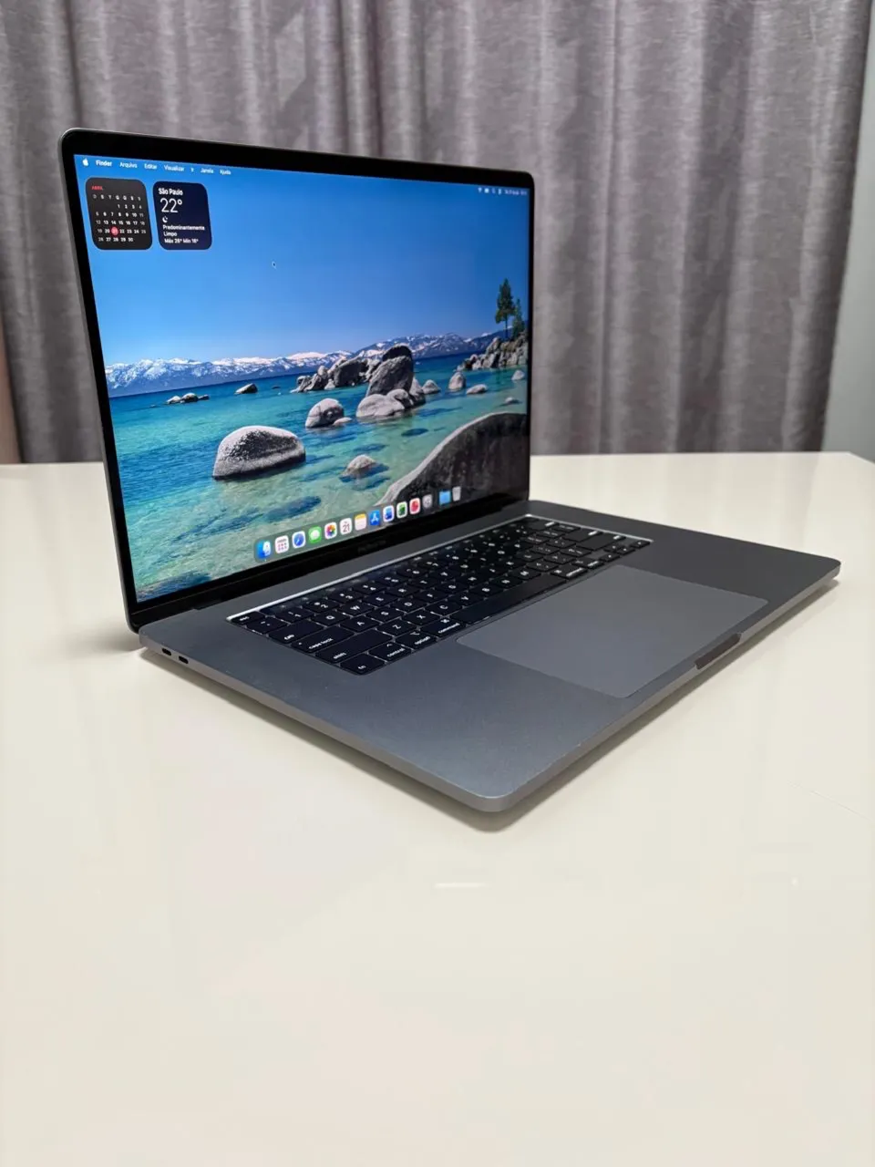 MacBook Pro M1 (2021) 14