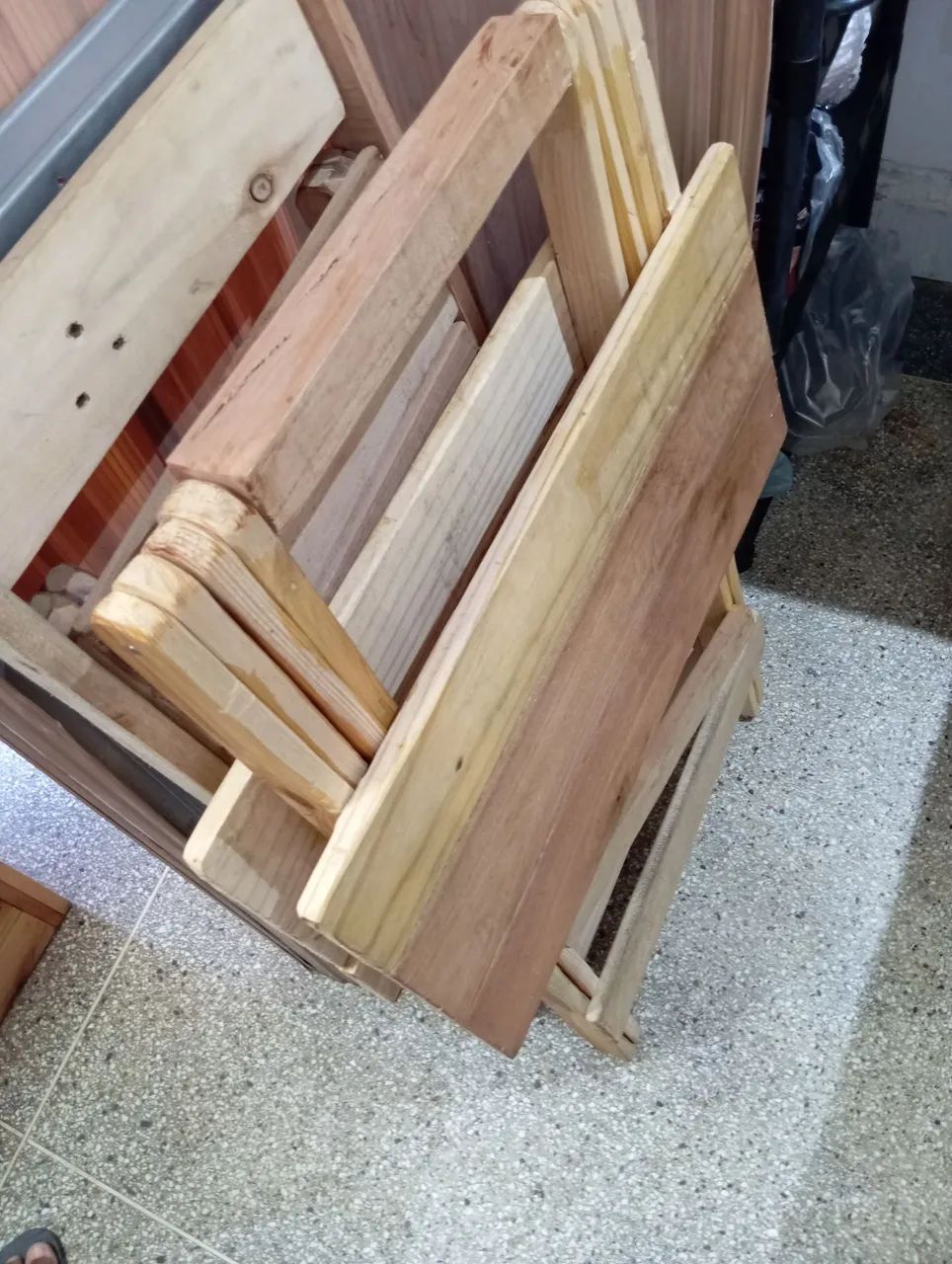 Jogo de mesa e cadeiras - Foto 2