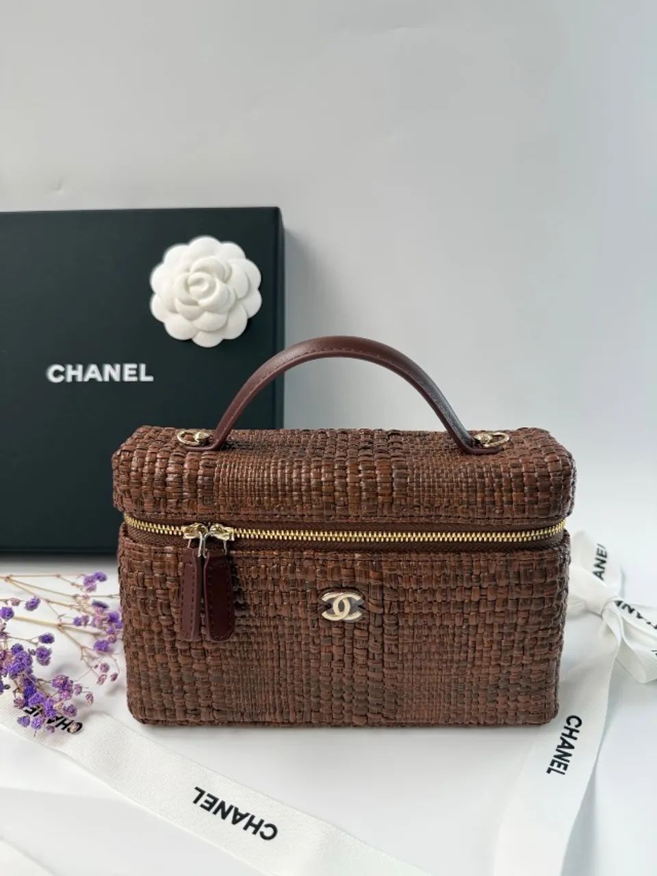 Bolsa Chanel Marrom Trançada com Alças
