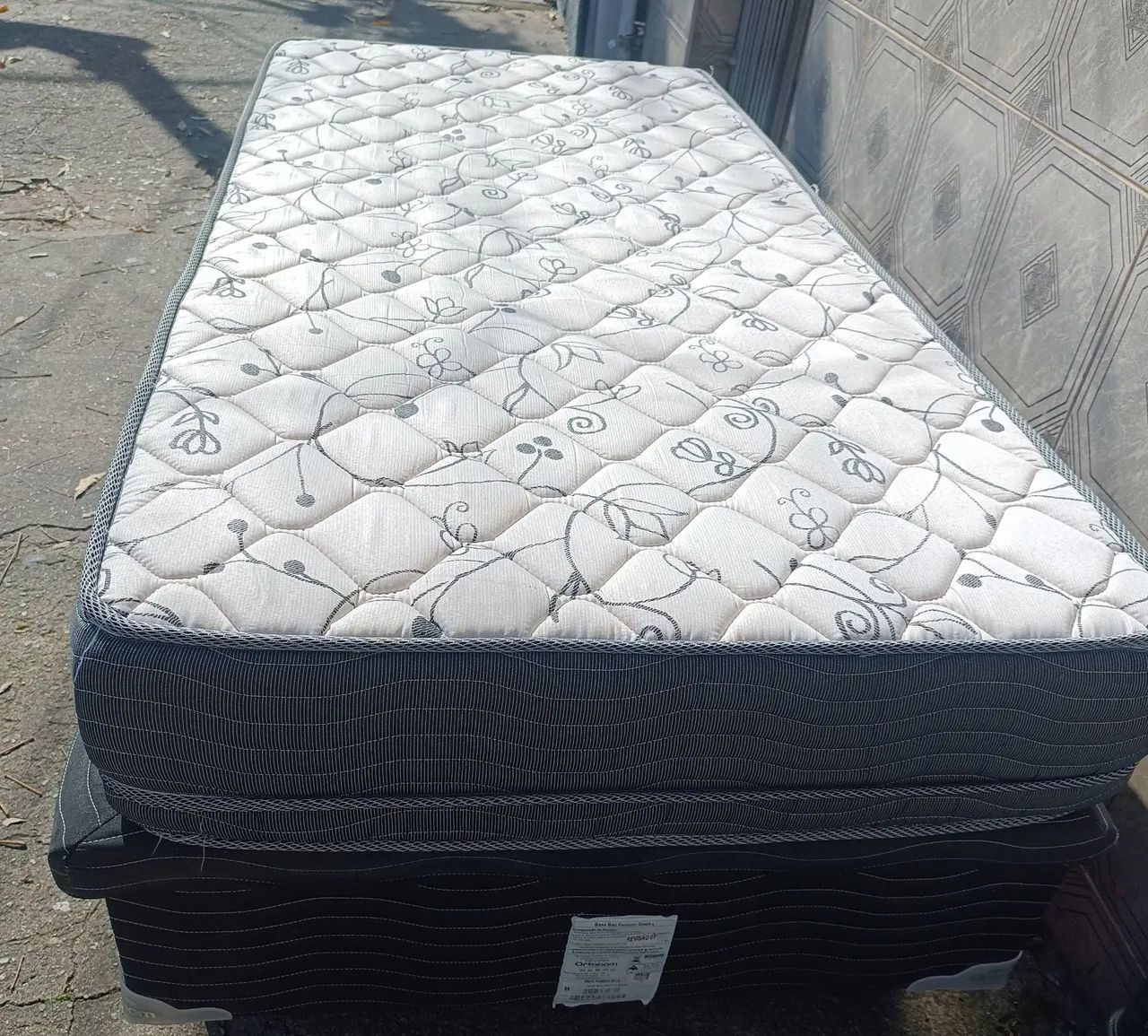 Cama box solteiro baú mostruário Com Colchão  - Foto 2