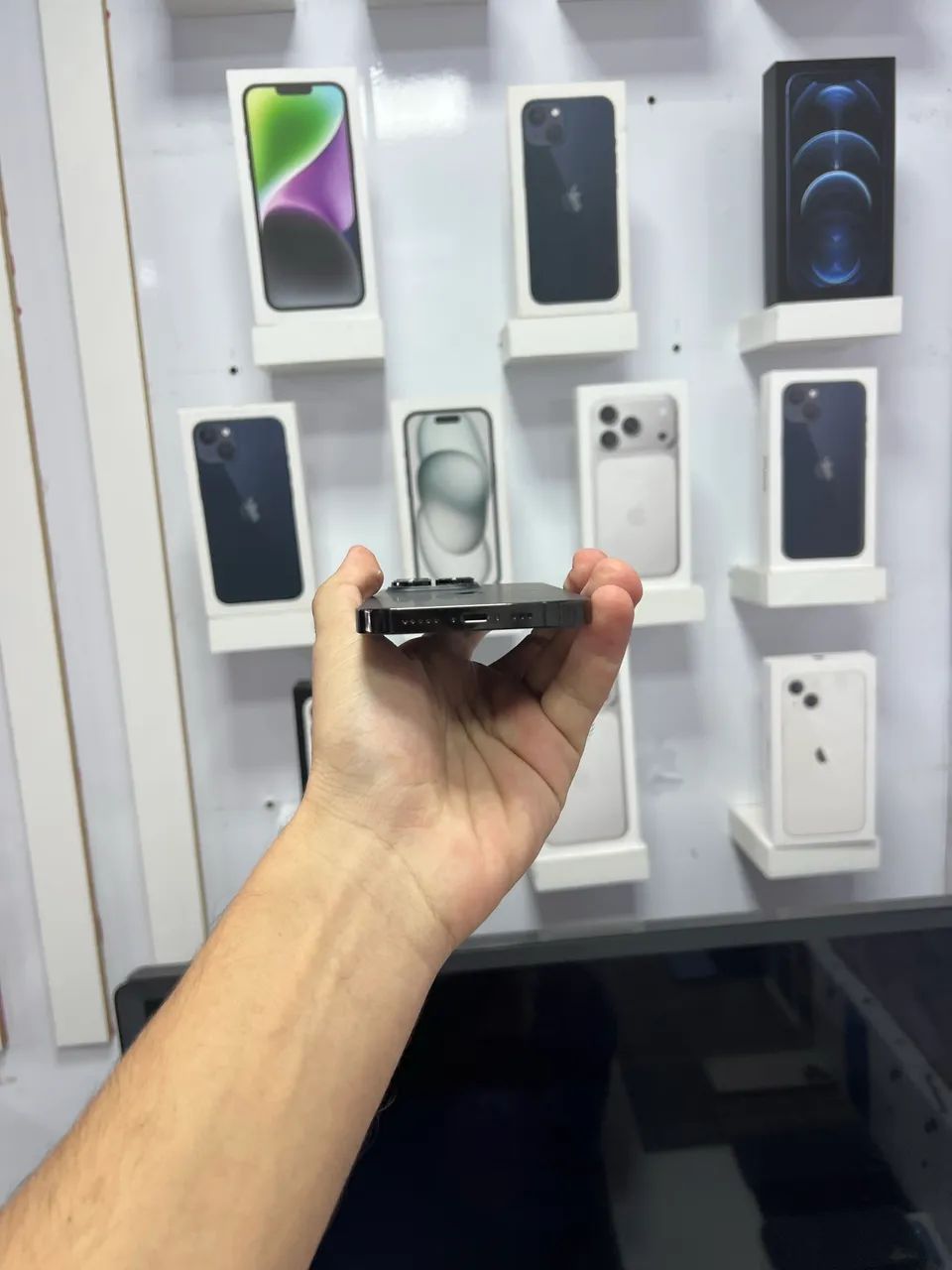 IPhone 14 Pro - 256GB - PRETO  - Foto 3