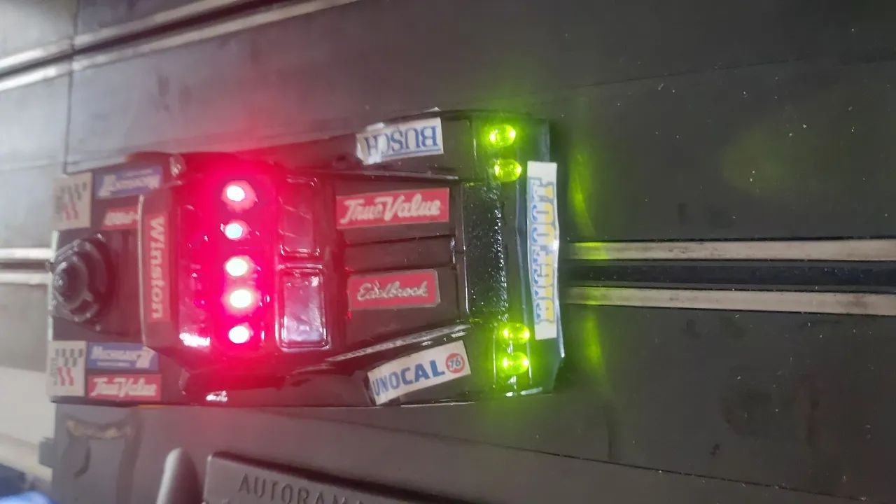 caminhão de autorama  revisado muito forte