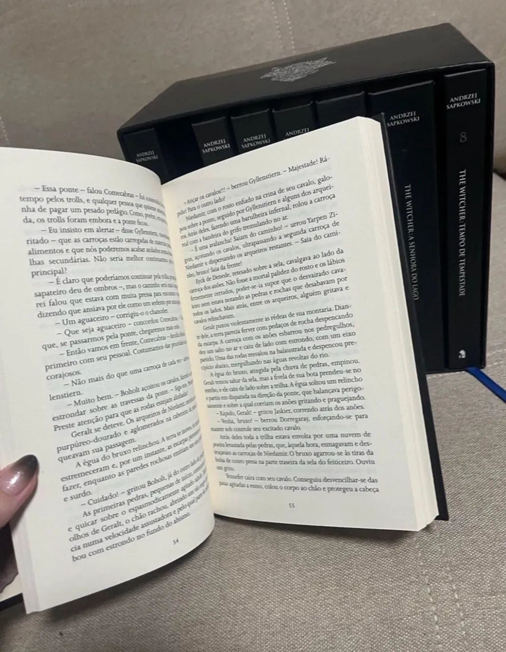 combo de livros the witcher - Foto 4