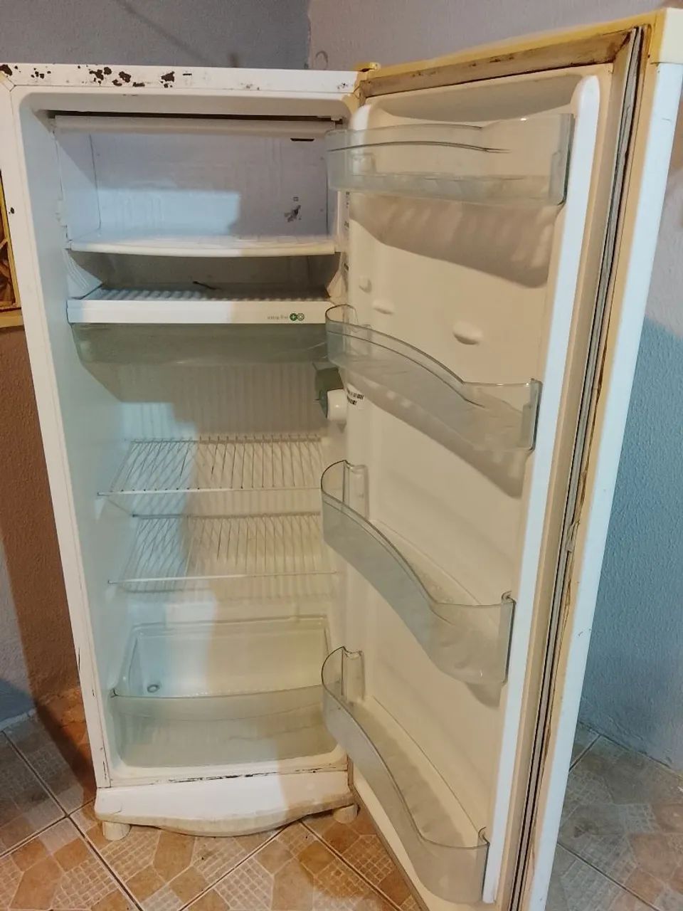 Vendo geladeira  - Foto 2