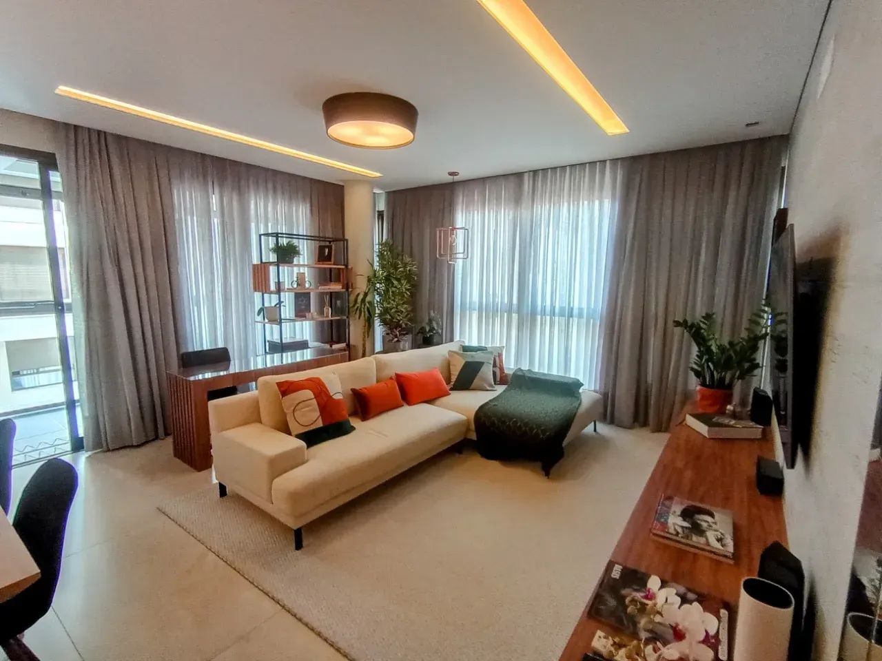 Apartamento exclusivo, 3 suítes, 2 vagas, pronto para morar! - Foto 2