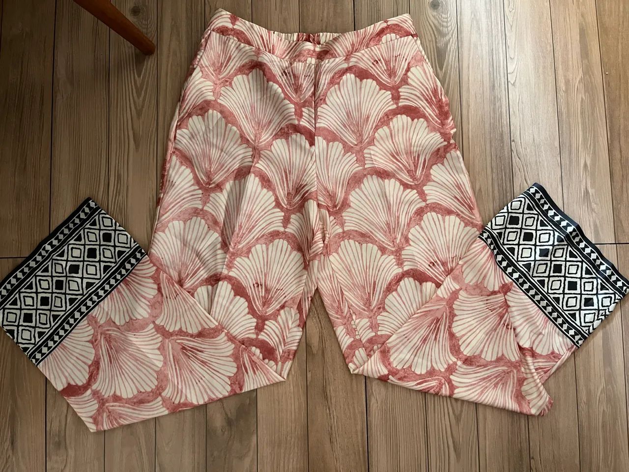 Calça pantalona ZARA - Tam G nova - Foto 3