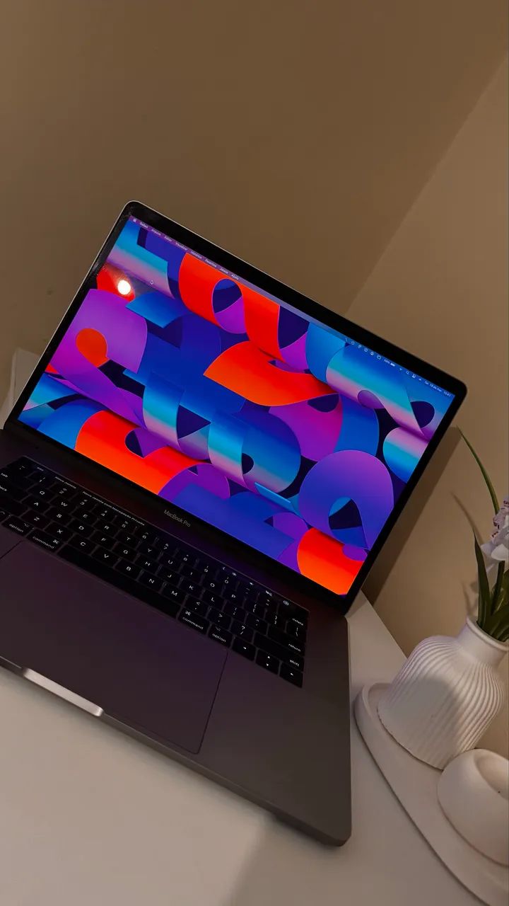 MacBook Pro 15 2017 i7 | 16GB | 1TB Retina - Notebooks - Vila