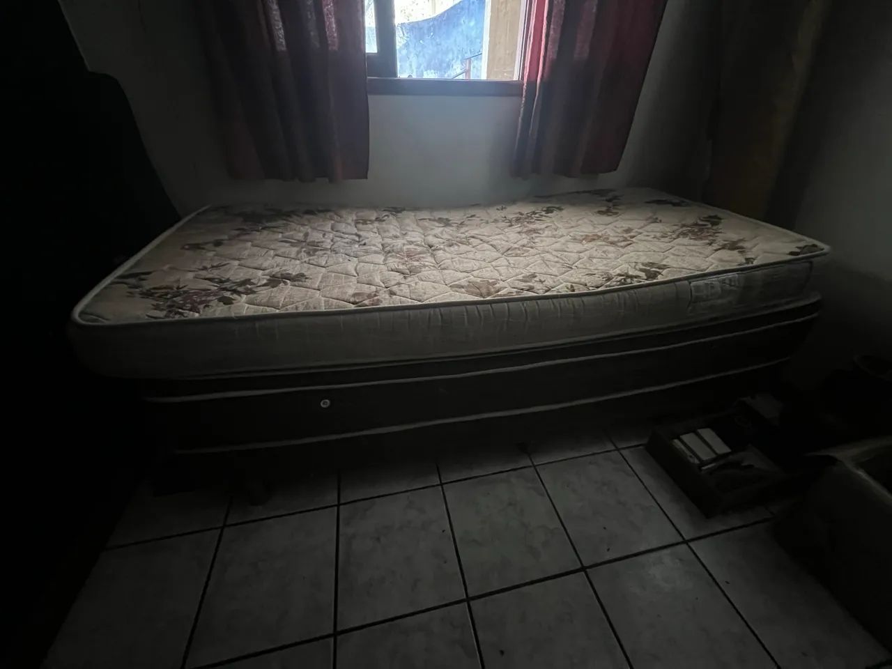 Cama Box e Colchão de solteiro