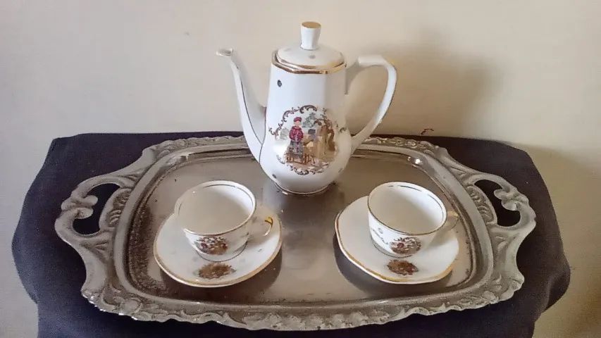 Antigo Conjunto de Café em Porcelana Mauá  - Foto 2