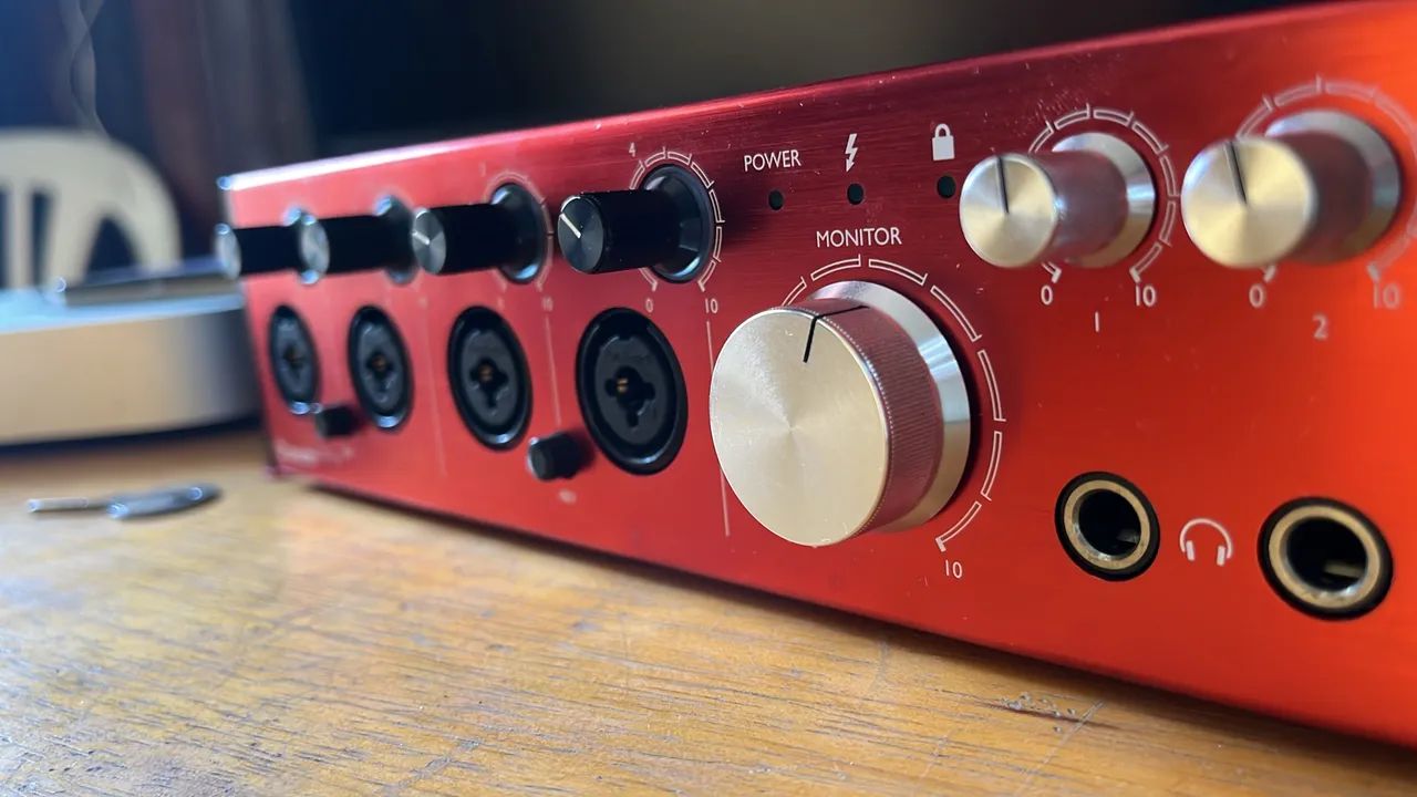Focusrite Clarett 4Pre Thunderbolt  - Foto 2