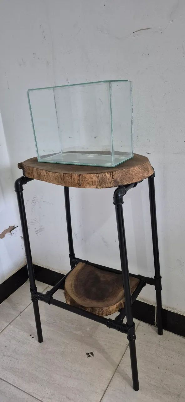 Vendo aquario com mesinha rústica  - Foto 2