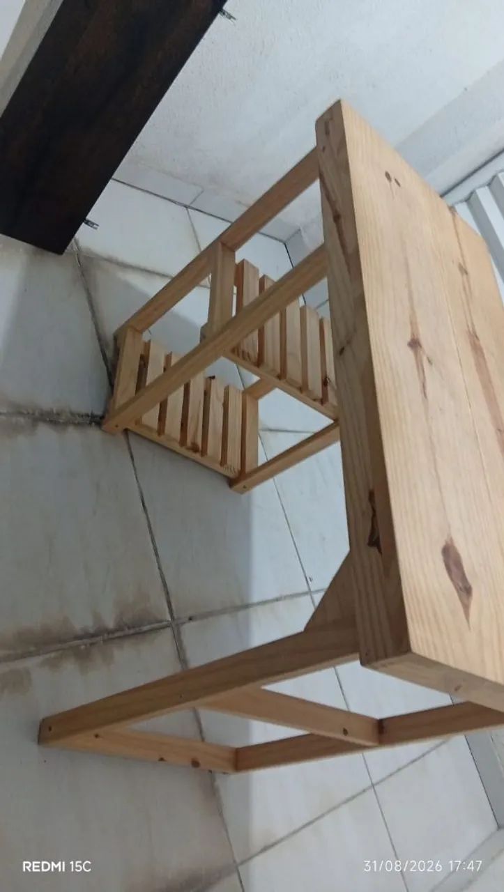 Mesa  de estudo  bem nova - Foto 4
